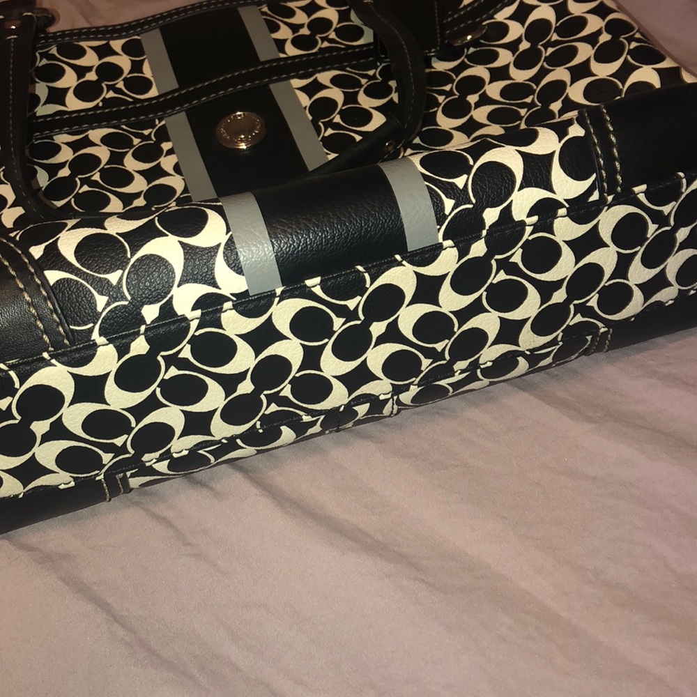 Coach purse - Picture 5 of 5